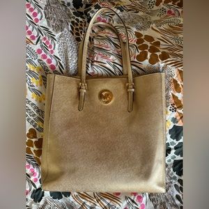 Brand new MATCHING Michael Kors tote and wallet